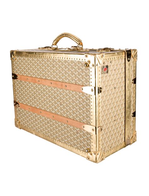 goyard trunk sizes.